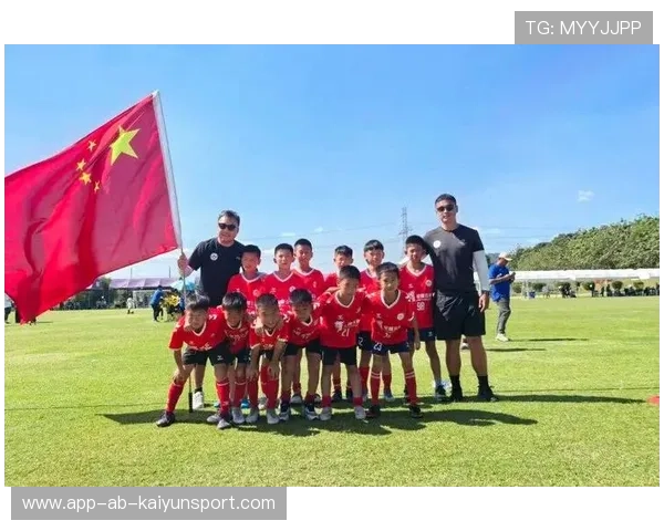 青训成果：青年队员升入一队并在季后赛中首秀表现抢眼，青训队多少岁